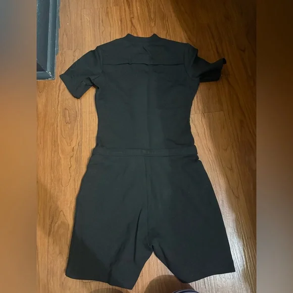 Lovello Romper - Picture 2 of 3